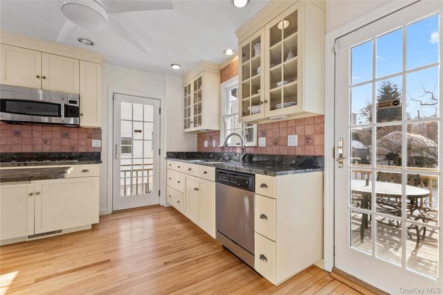 53 Oak Avenue, Larchmont, NY 10538