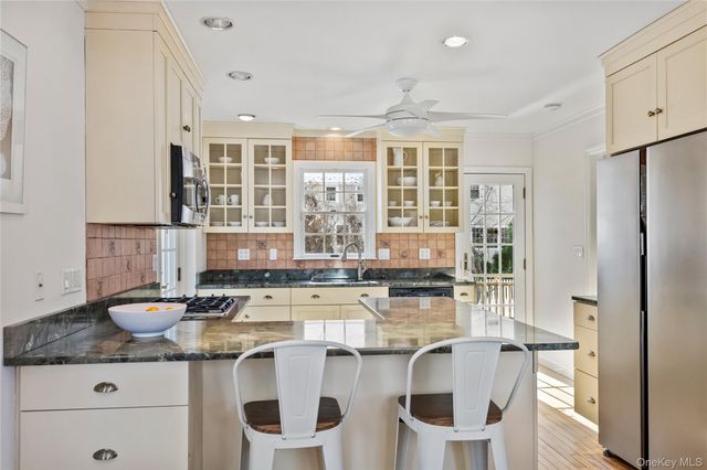 53 Oak Avenue, Larchmont, NY 10538