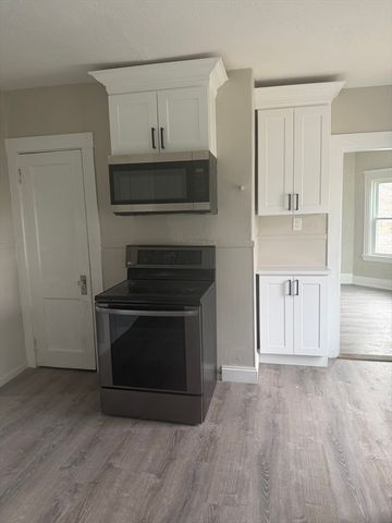 68 Ash St 2, Brockton, MA 02301