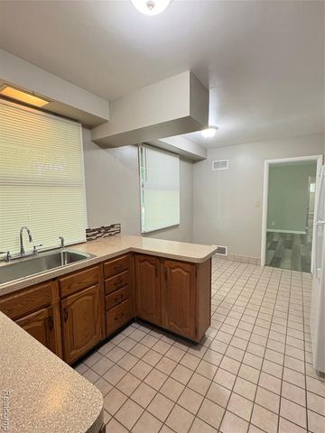 32505 Bell Vine Trail, Beverly Hills, MI 48025