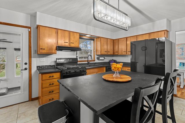 905 Collins Lane, Frankfort, KY 40601