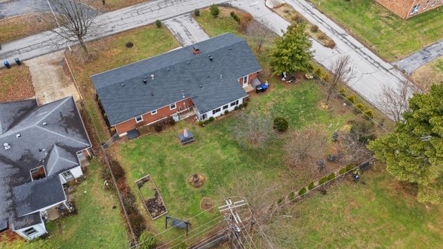 905 Collins Lane, Frankfort, KY 40601