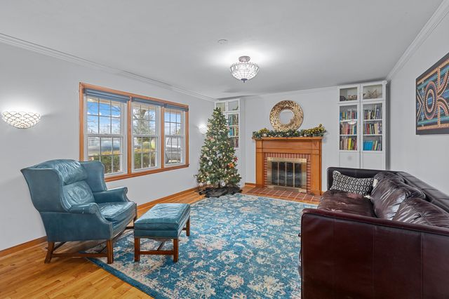 905 Collins Lane, Frankfort, KY 40601