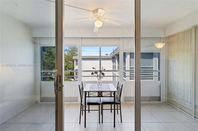 4850 NW 29th Ct 423, Lauderdale Lakes, FL 33313