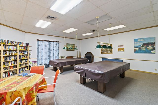 4850 NW 29th Ct 423, Lauderdale Lakes, FL 33313