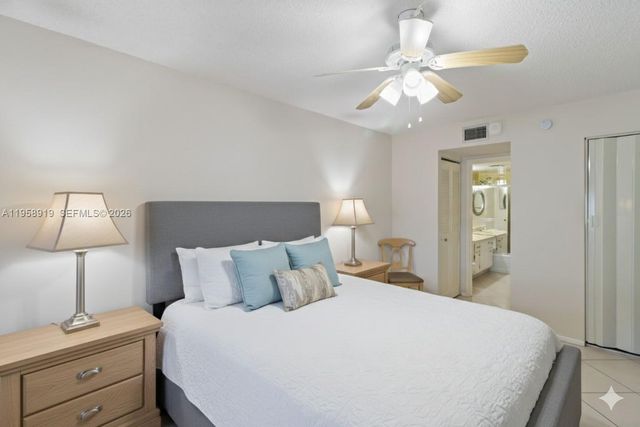 4850 NW 29th Ct 423, Lauderdale Lakes, FL 33313