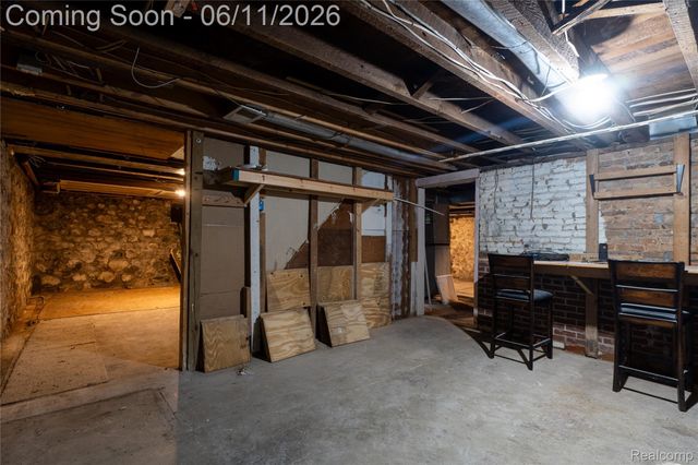 807 Baird Street, Holly Village, MI 48442