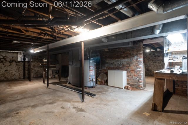 807 Baird Street, Holly Village, MI 48442