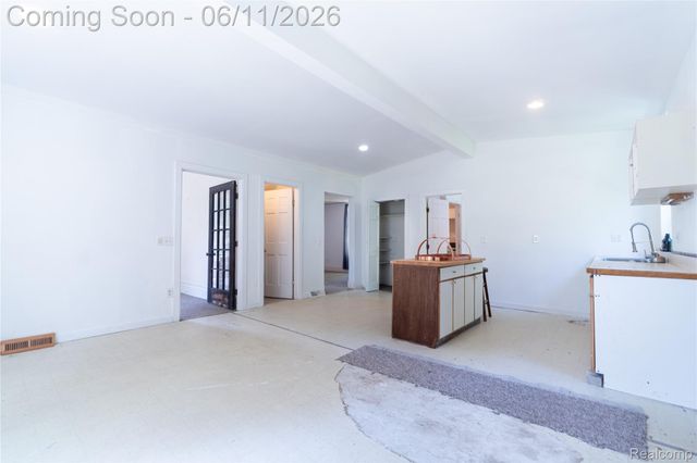 807 Baird Street, Holly Village, MI 48442