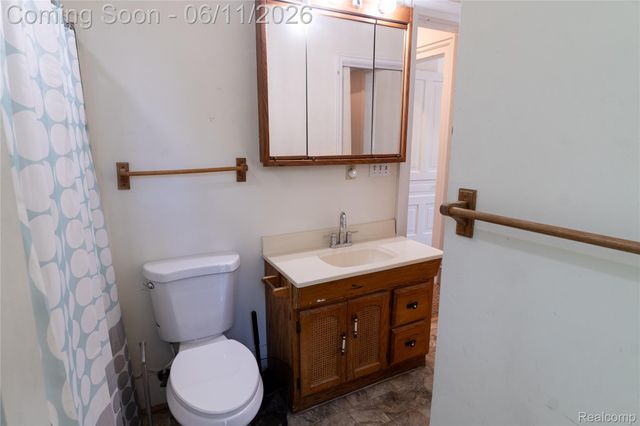 807 Baird Street, Holly Village, MI 48442