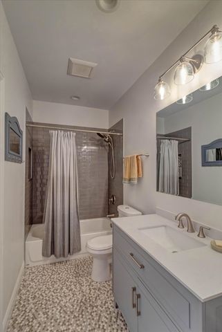 4336 N Troy Street, Chicago, IL 60618