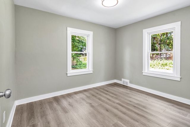 16 Beaconsfield Street, Lawrence, MA 01843