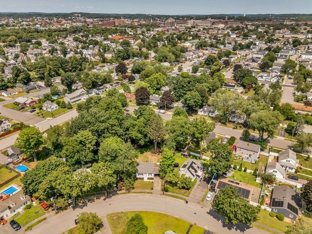 16 Beaconsfield Street, Lawrence, MA 01843