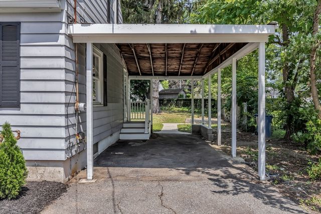 16 Beaconsfield Street, Lawrence, MA 01843