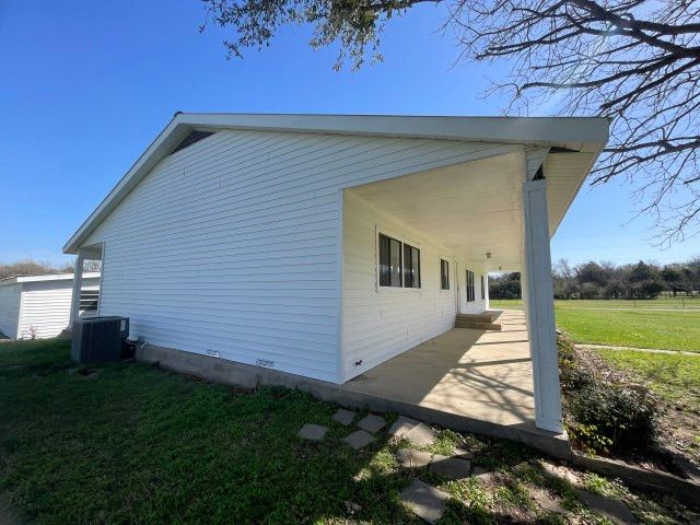 1411 Fox Lane, Burleson, TX 76028