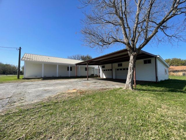 1411 Fox Lane, Burleson, TX 76028