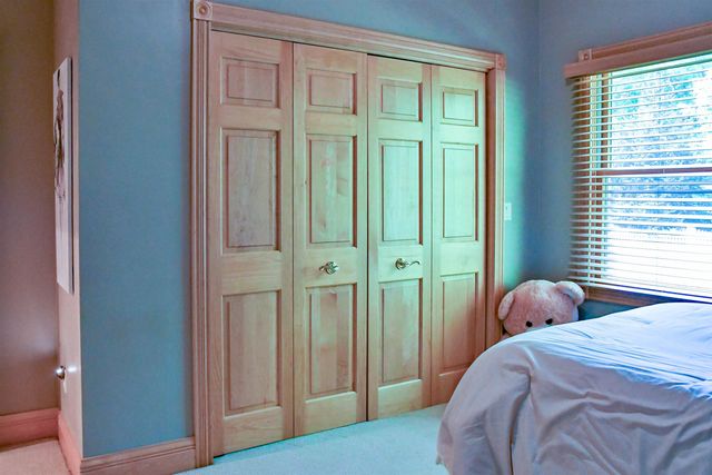 1043 Rosemary Court, Essexville, MI 48732