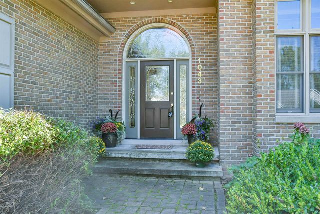 1043 Rosemary Court, Essexville, MI 48732