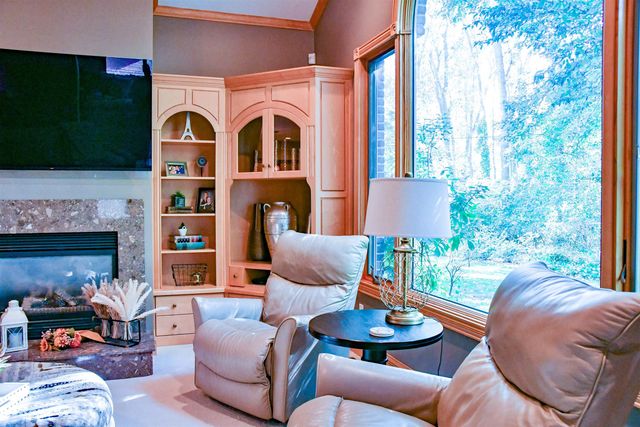 1043 Rosemary Court, Essexville, MI 48732