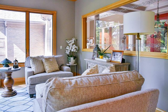 1043 Rosemary Court, Essexville, MI 48732