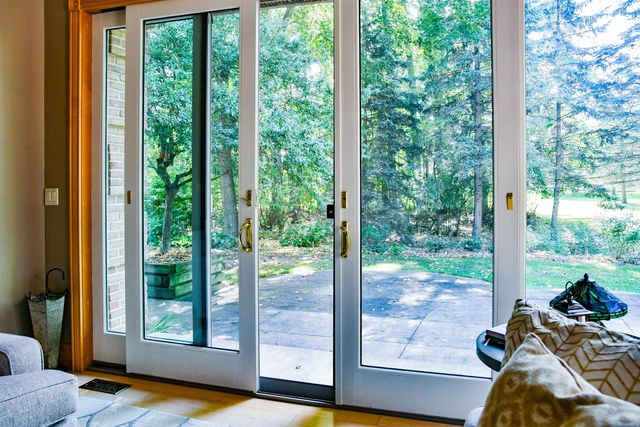 1043 Rosemary Court, Essexville, MI 48732