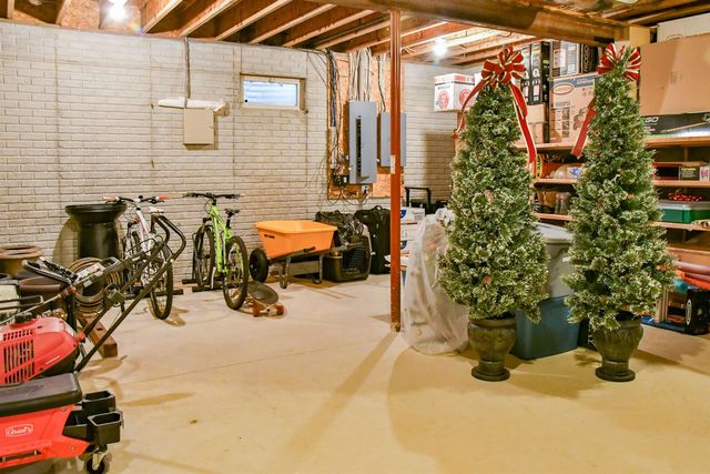 1043 Rosemary Court, Essexville, MI 48732