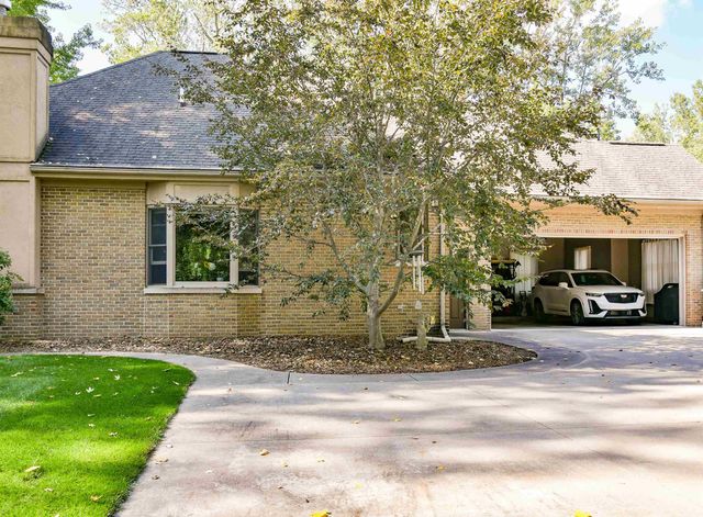 1043 Rosemary Court, Essexville, MI 48732