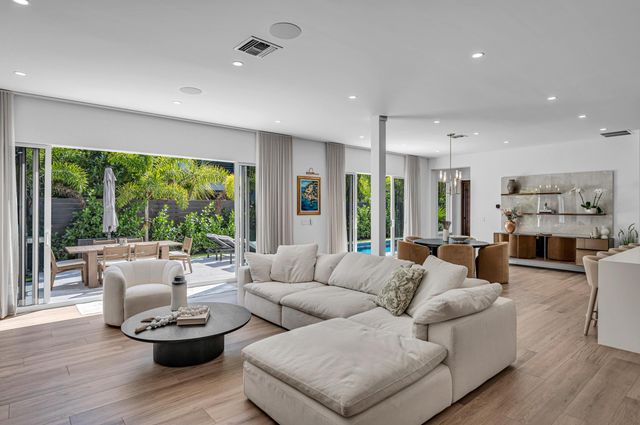 618 NE 15th Avenue, Fort Lauderdale, FL 33304