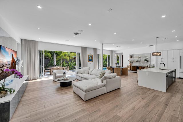 618 NE 15th Avenue, Fort Lauderdale, FL 33304