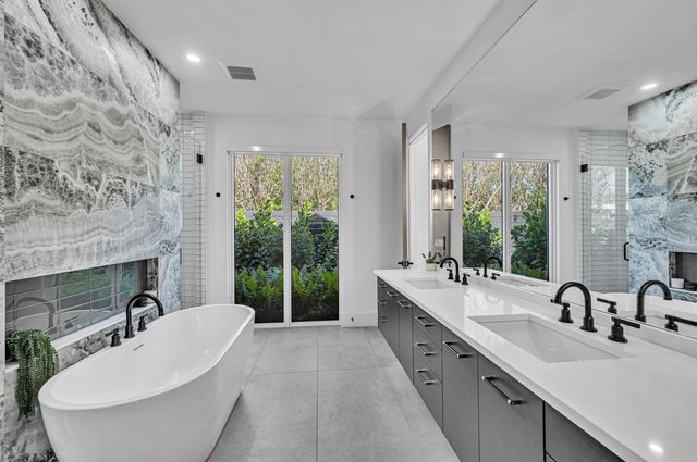 618 NE 15th Avenue, Fort Lauderdale, FL 33304