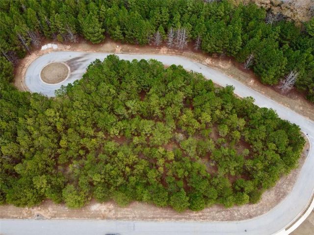 1002 Towne Cir, Social Circle, GA 30025