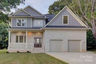 5125 Isaac Drive, Charlotte, NC 28216