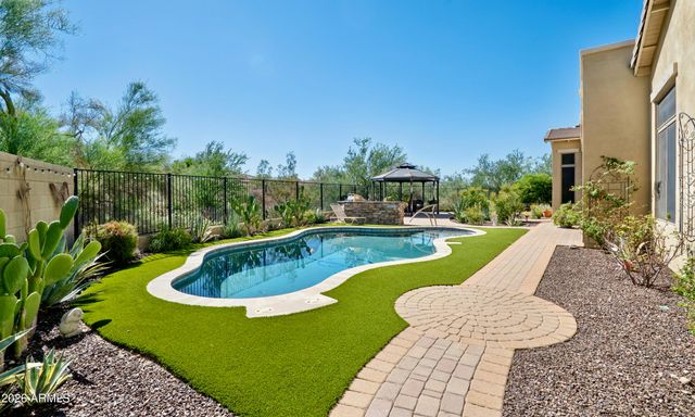 32819 N 16TH Avenue, Phoenix, AZ 85085