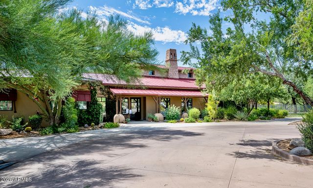 32819 N 16TH Avenue, Phoenix, AZ 85085