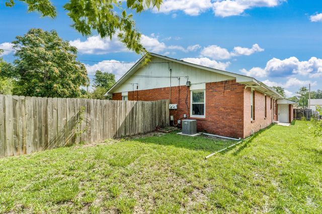 1511-1513 S Edwards Ave, Wichita, KS 67213