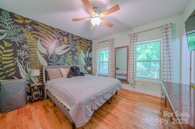 136 Old County Home Road, Asheville, NC 28806