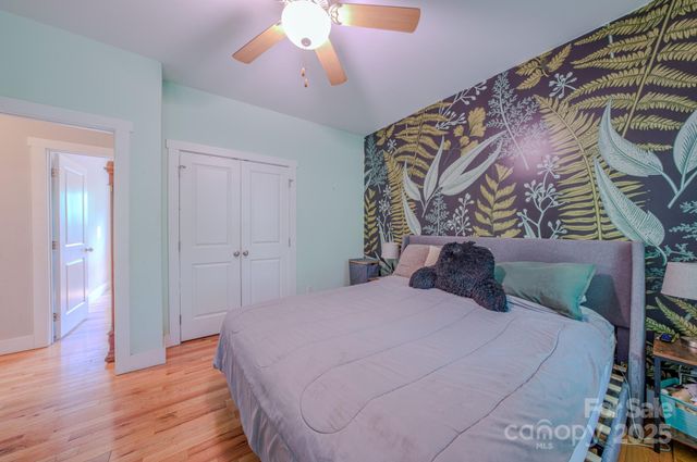 136 Old County Home Road, Asheville, NC 28806