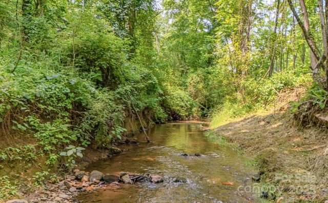 136 Old County Home Road, Asheville, NC 28806