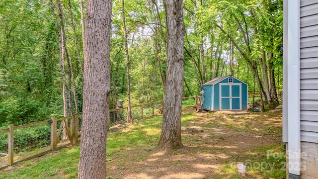 136 Old County Home Road, Asheville, NC 28806