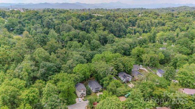 136 Old County Home Road, Asheville, NC 28806