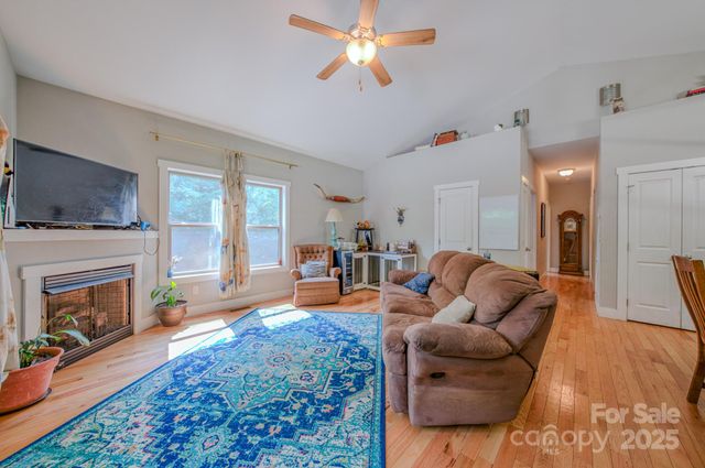 136 Old County Home Road, Asheville, NC 28806