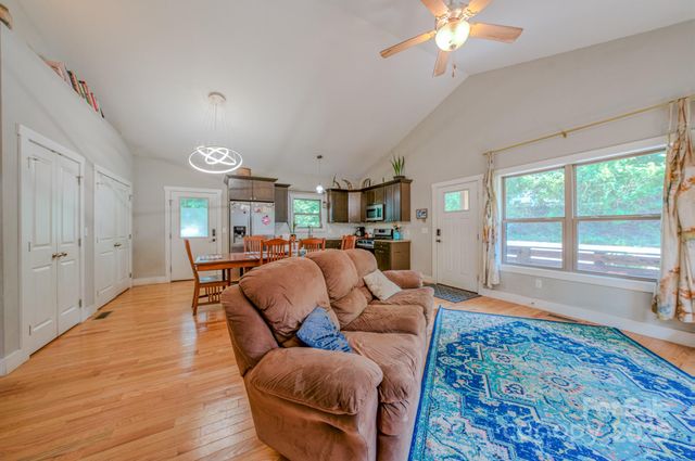 136 Old County Home Road, Asheville, NC 28806