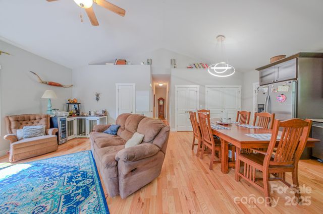 136 Old County Home Road, Asheville, NC 28806