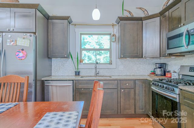 136 Old County Home Road, Asheville, NC 28806