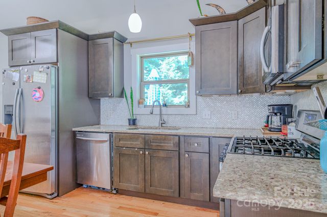 136 Old County Home Road, Asheville, NC 28806