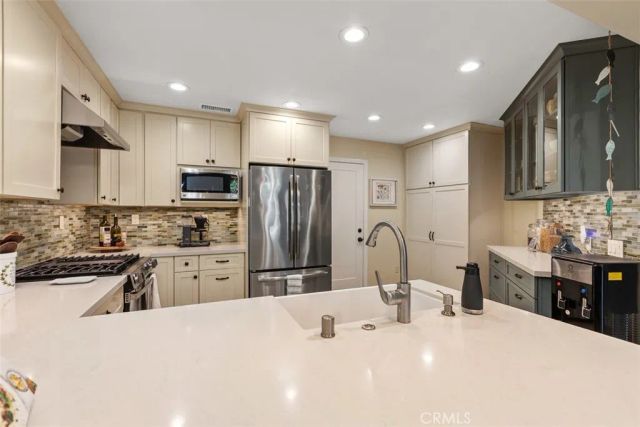 18261 Sanmian Court, Fountain Valley, CA 92708