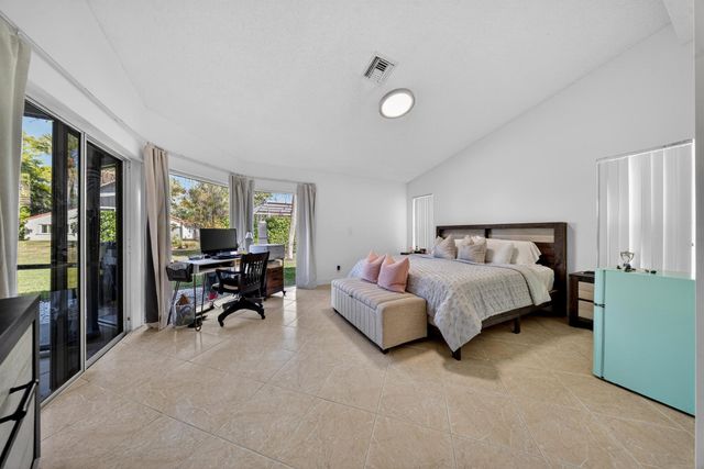 113 Egret Circle, Greenacres, FL 33413