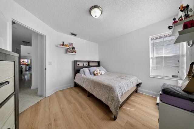 113 Egret Circle, Greenacres, FL 33413