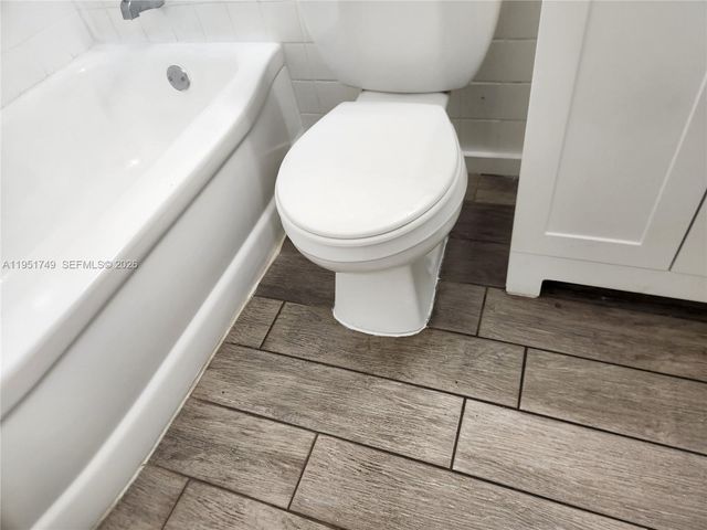 16031 NE 18th Pl 1B, North Miami Beach, FL 33162