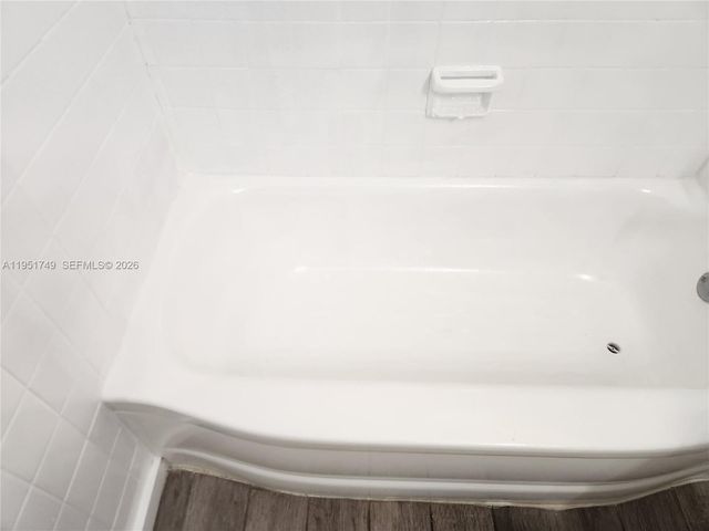 16031 NE 18th Pl 1B, North Miami Beach, FL 33162